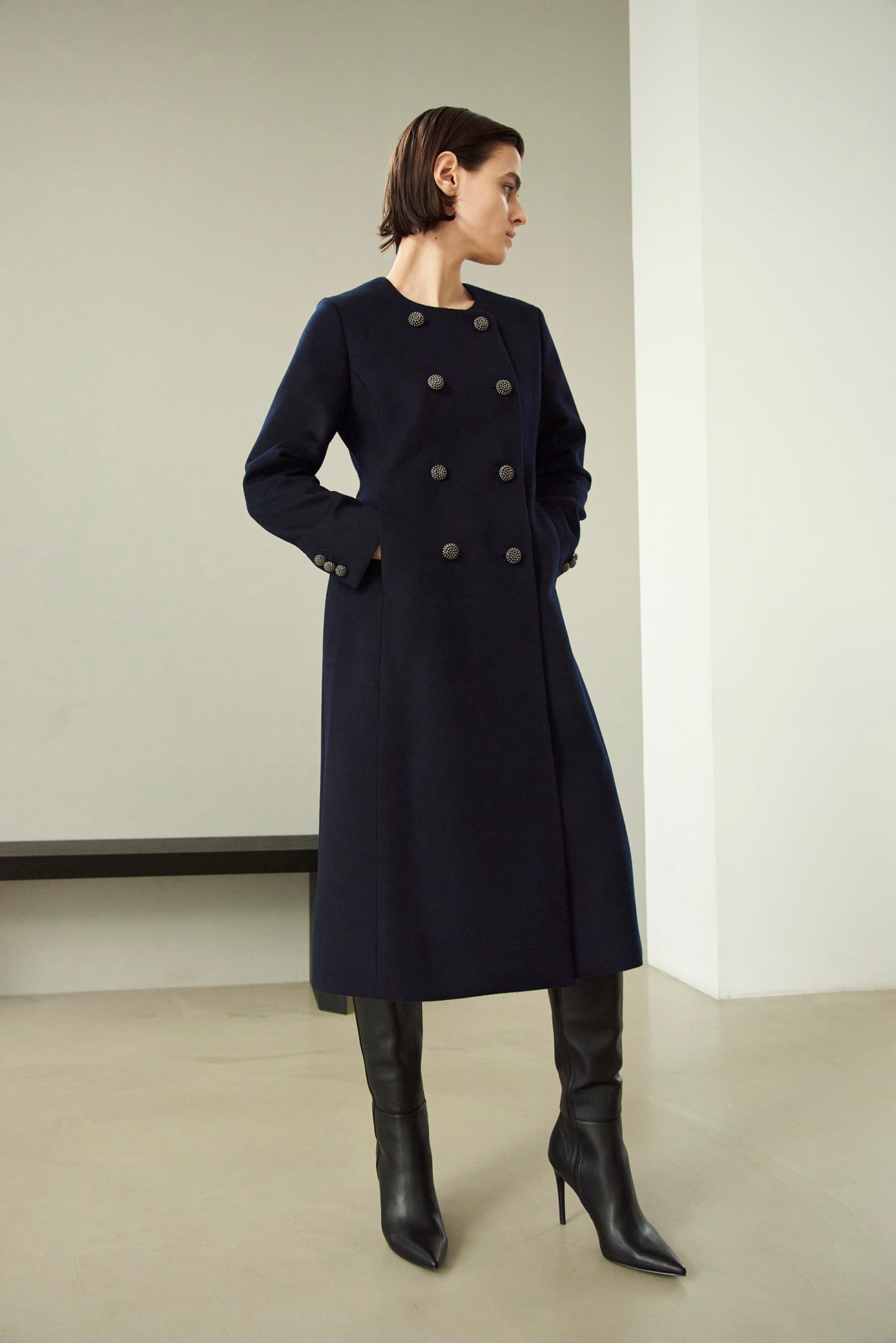 SOFT BEAVER TWO-PLY FINE WOOL NO-COLLAR DOUBLE BUTTON COAT – MW