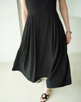 BACK SATIN SLEEVELESS TUCK DRESS