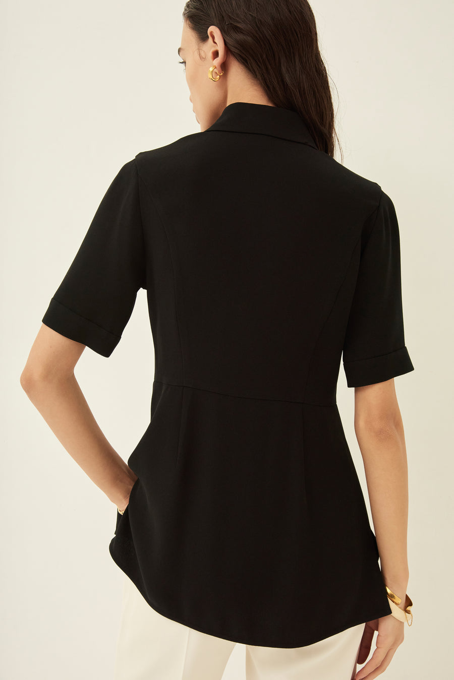 25ssシーズン先行予約販売・BACK SATIN WAIST SHAPE LONG BLOUSE.