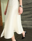VOLUME SLIT FLARE SKIRT