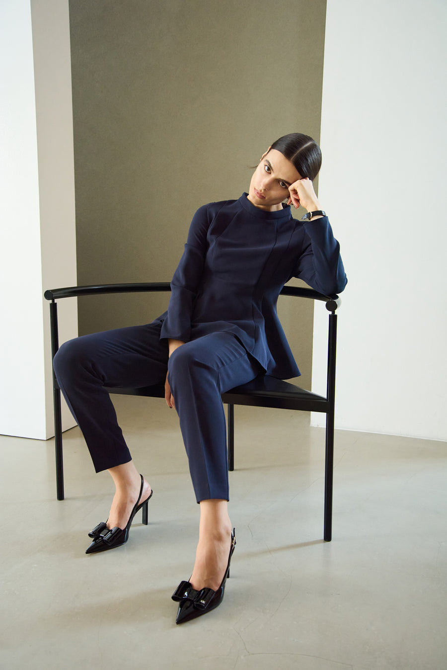 TRIACETATE-(H) STAND COLLAR FLARED BLOUSE